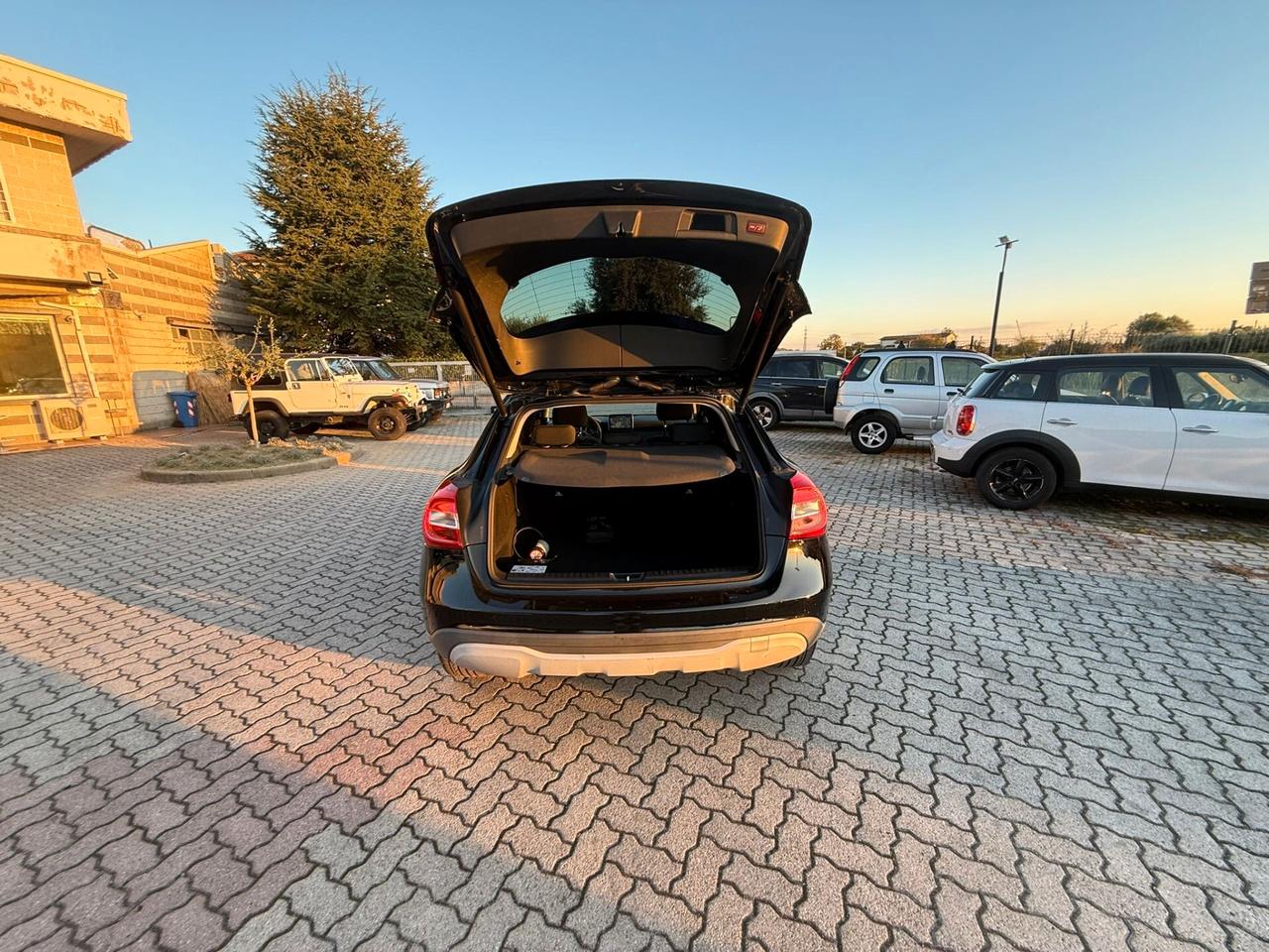 Mercedes-benz GLA 180 d Automatic Premium