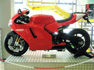 Ducati Desmosedici RR 1000