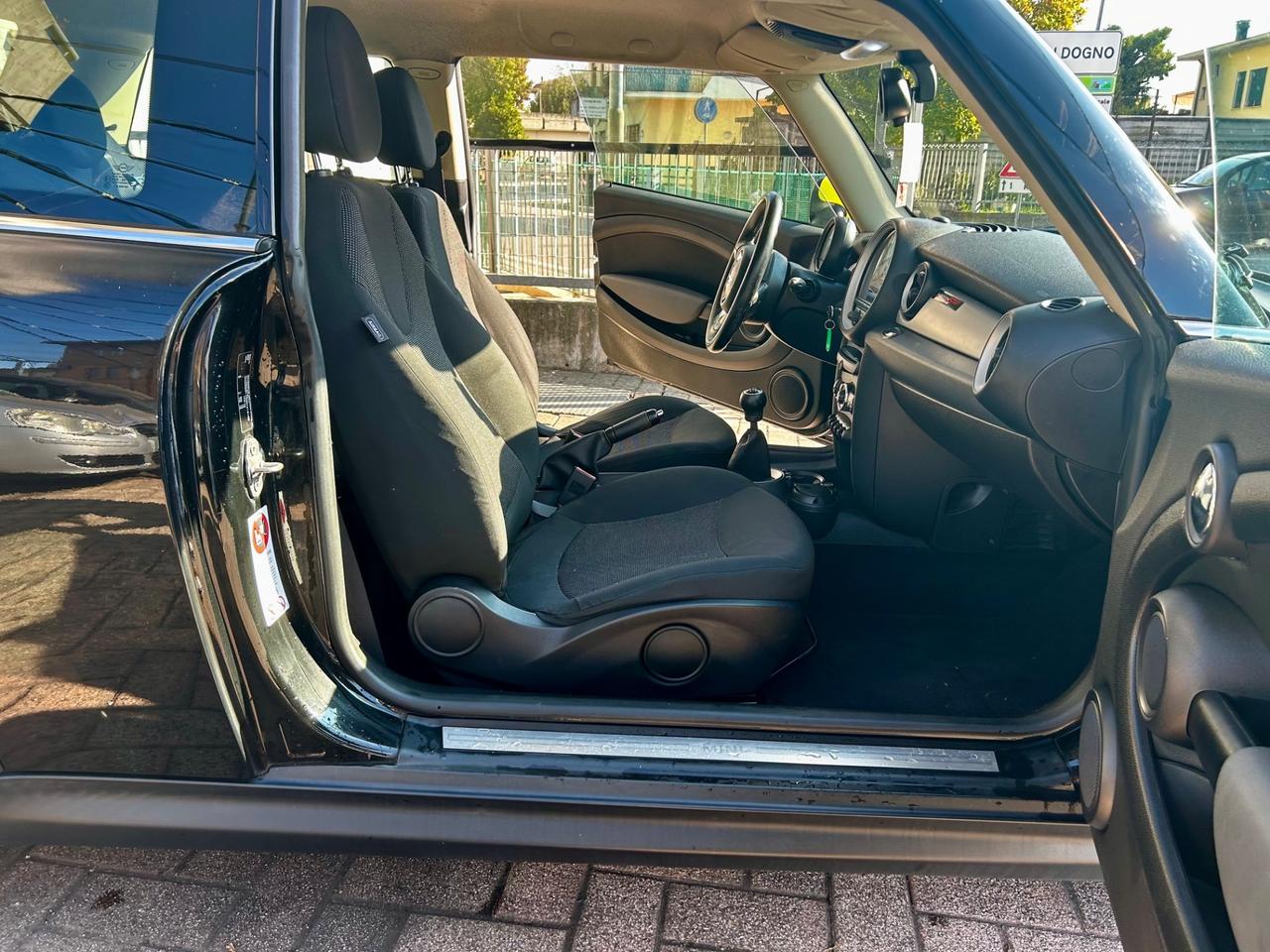 Mini 1.6 16V One (55kW)