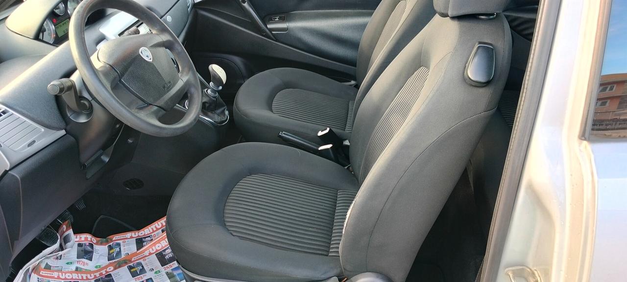 Lancia Ypsilon 1.2 Argento