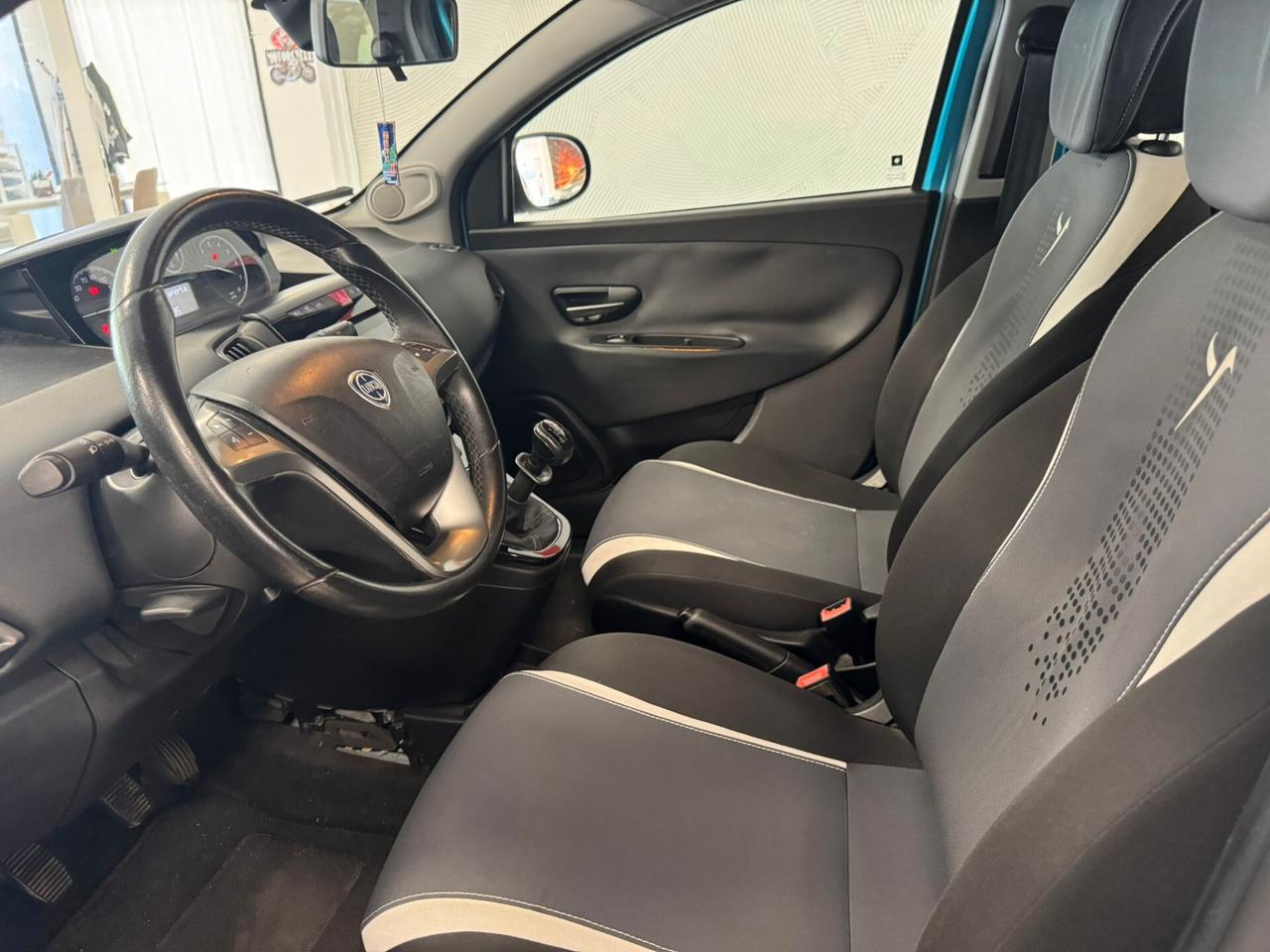 Lancia Ypsilon 1.2 69 CV 5 porte GPL Ecochic Gold -neopatentati