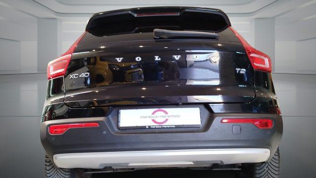 VOLVO XC40 T2 Momentum Pro