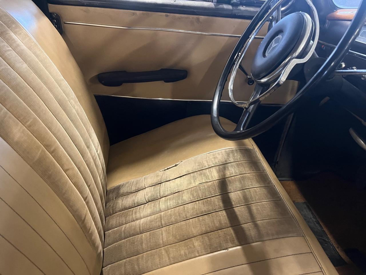 Mercedes 180 Ponton Bauletto