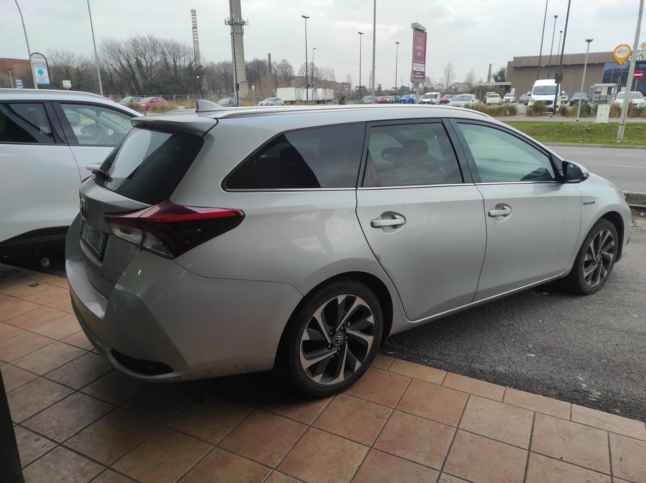 Toyota Auris Touring Sports 1.8 Hybrid Lounge