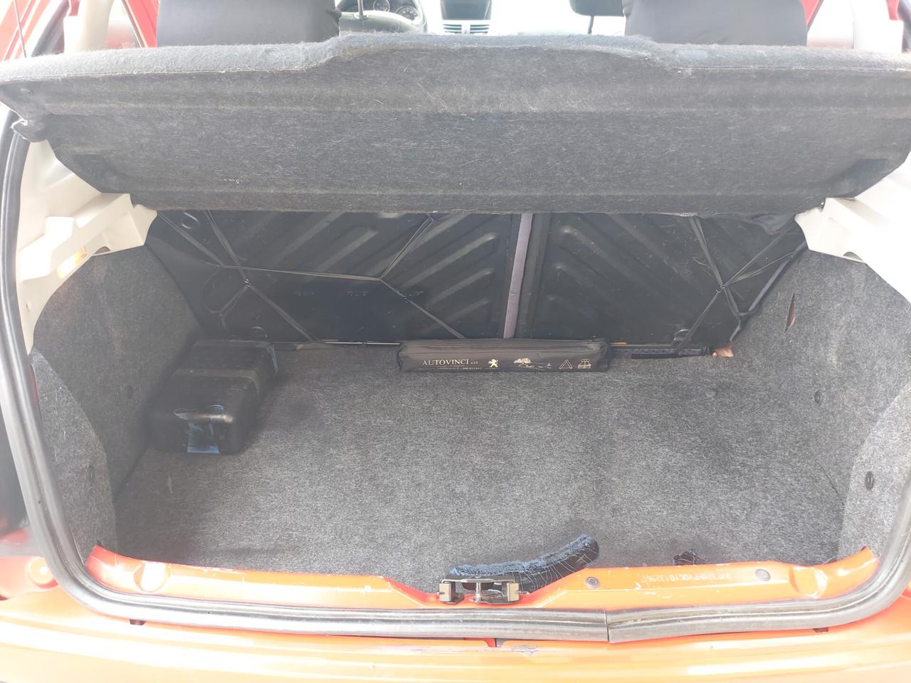 Peugeot 206 Plus 1.1 5p. GPL COMPRESO PASSAGGIO X NEOPATENTATI