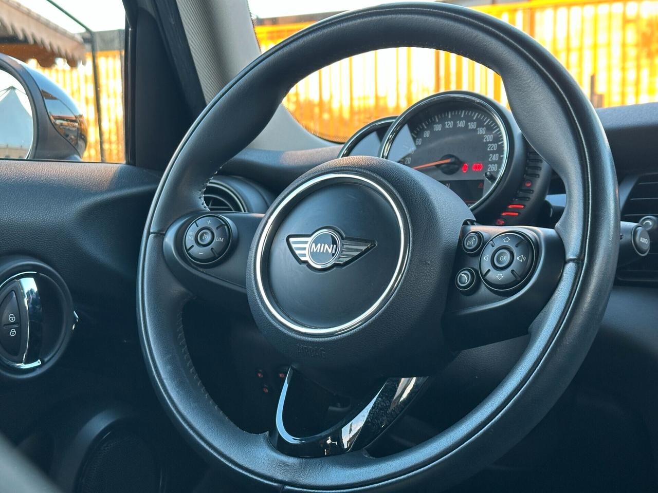 MINI Cooper D 1.5 115 CV 5 porte Business XL