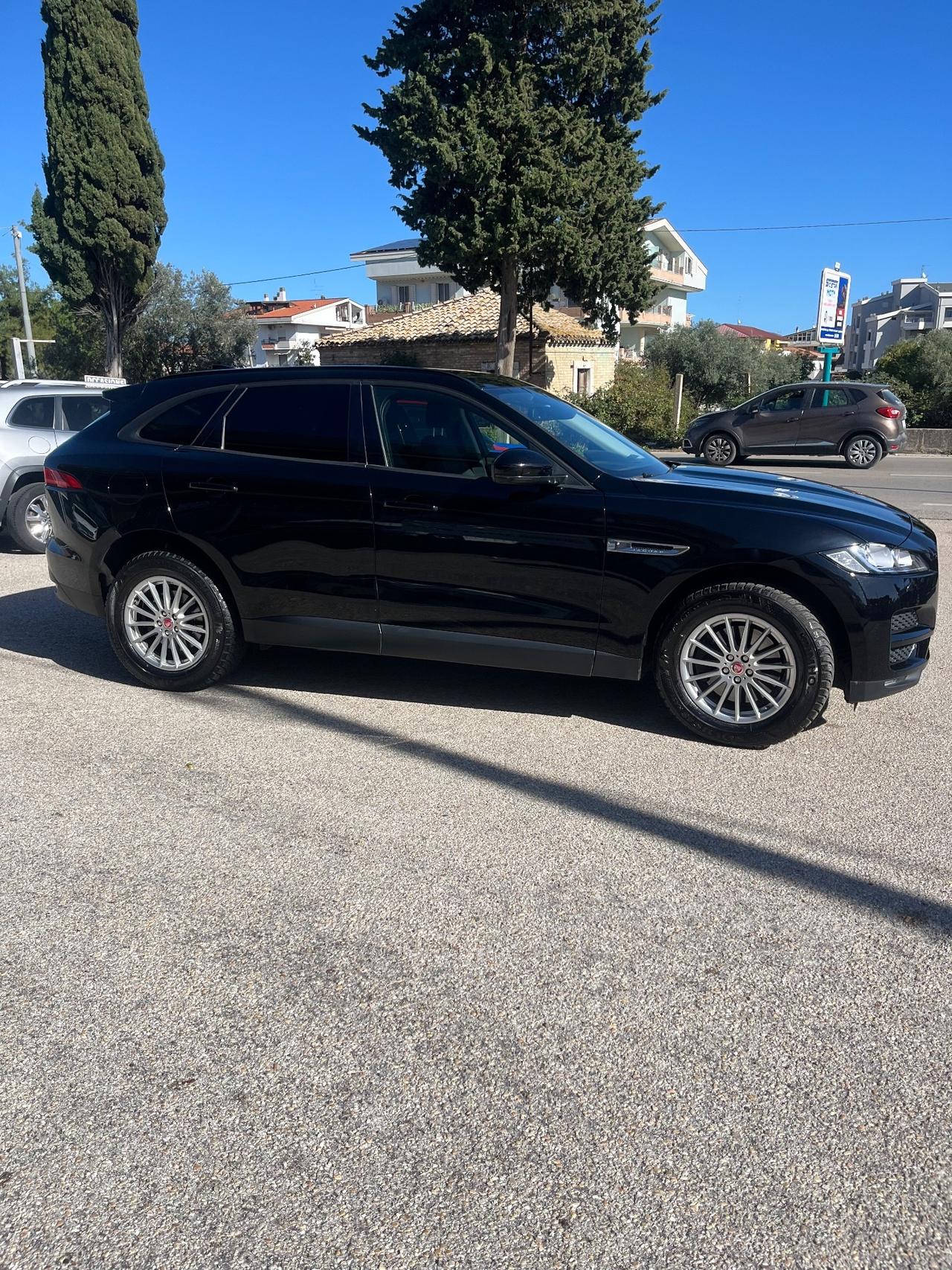 Jaguar F-Pace 2.0 D 180 CV AWD aut. Prestige