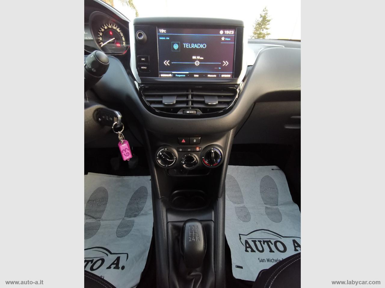 PEUGEOT 208 PureTech 82 5p. Allure