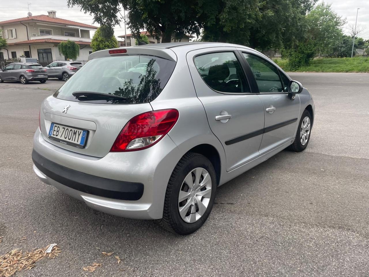 Peugeot 207 1.4 8V 75CV 5p. Energie Sport ECO GPL per Neopatentati