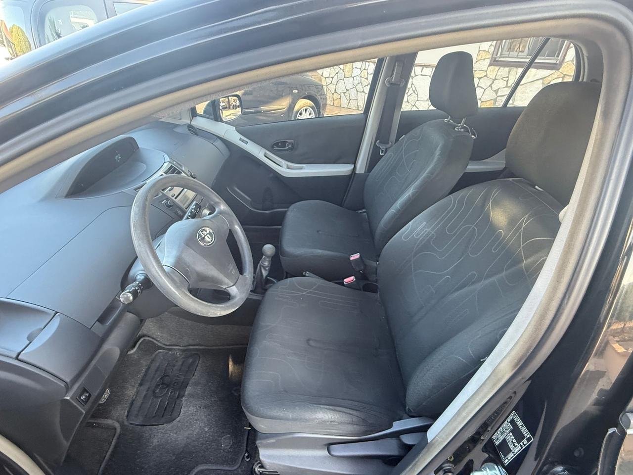 Toyota Yaris 1.0 5 porte