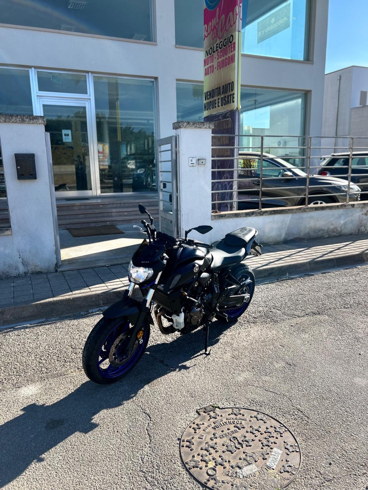 Yamaha MT-07 Strada