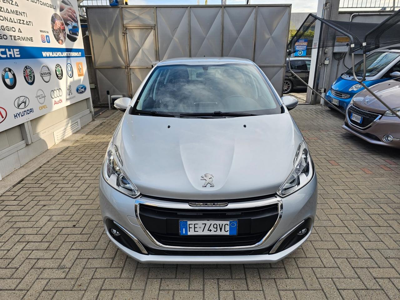 Peugeot 208 PureTech 82 5 porte Active - Pari al nuovo