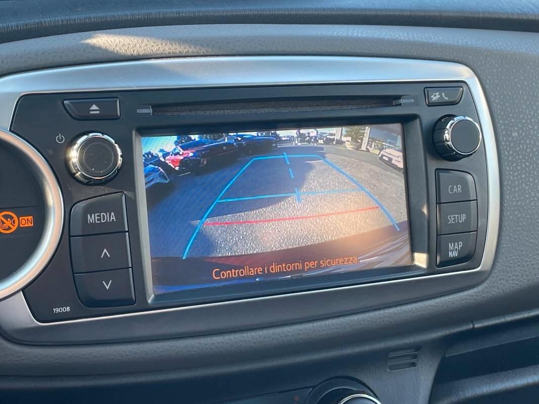 Toyota Yaris 1.4 d-4d 5p con TETTO PANORAMICO E NAVI