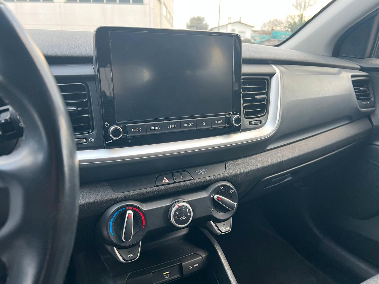 Kia Stonic 1.2 DPI Urban * 36.000 KM