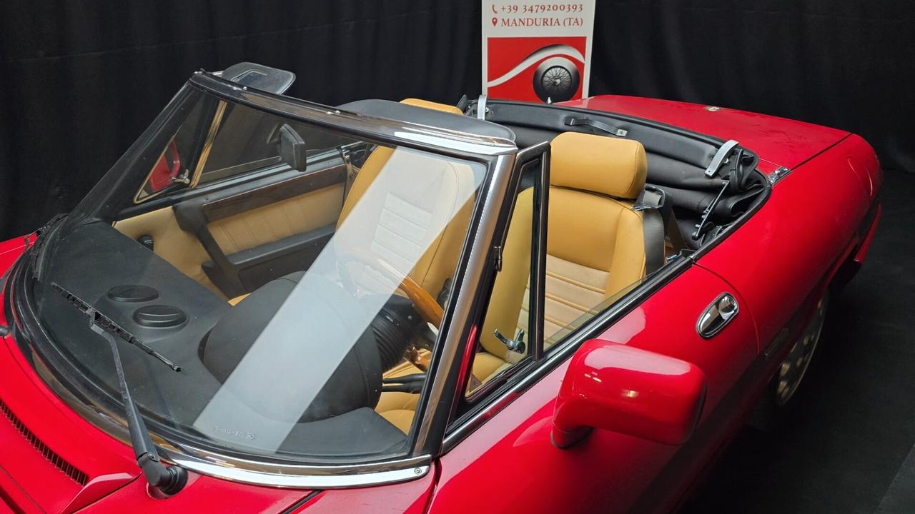Alfa Romeo Spider 2.0i