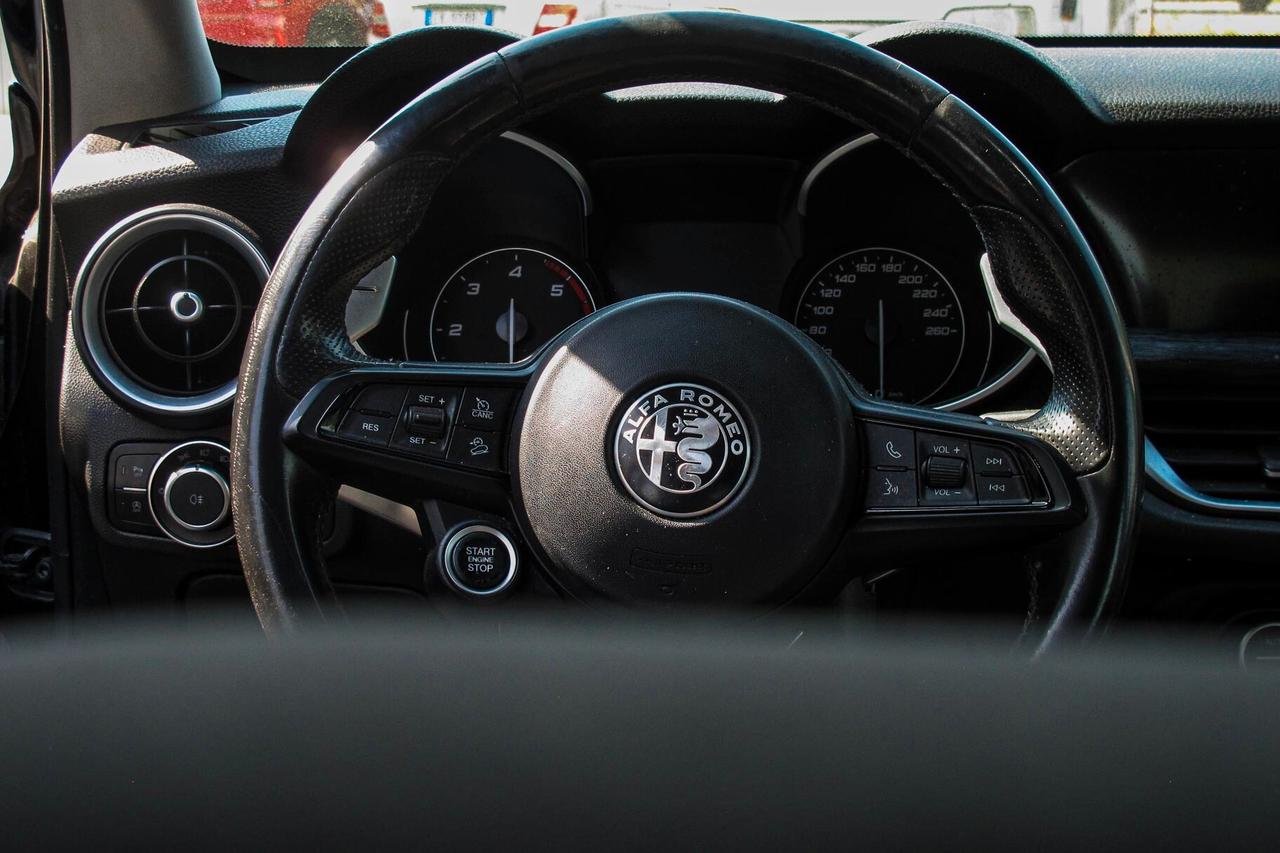 Alfa Romeo Stelvio 2.2 Turbodiesel 160 CV AT8 RWD Business