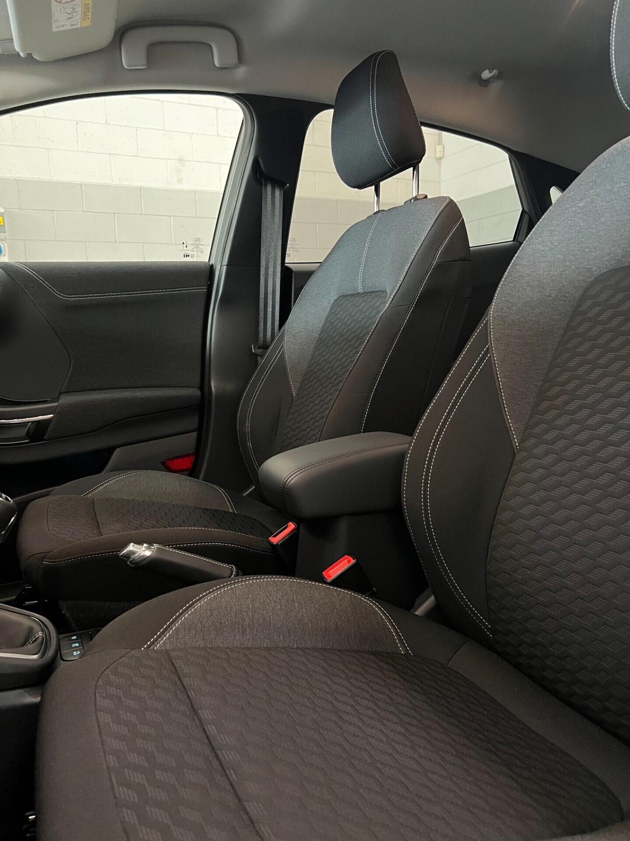 FORD PUMA EcoBoost Hybrid Titanium Design Sport