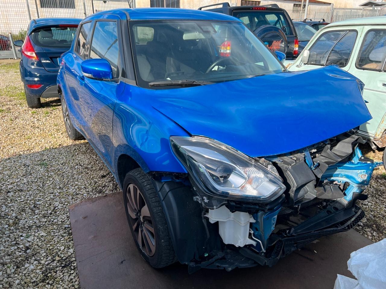 Suzuki Swift 1.2 Hybrid Top SINISTRATA