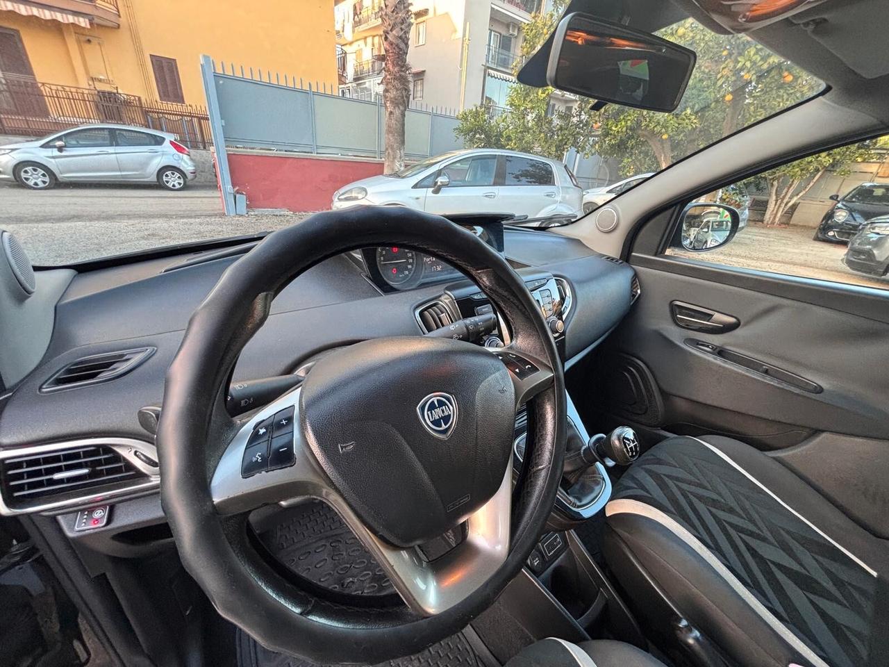 Lancia Ypsilon 1.2 69 CV 5 porte GPL Ecochic Platinum