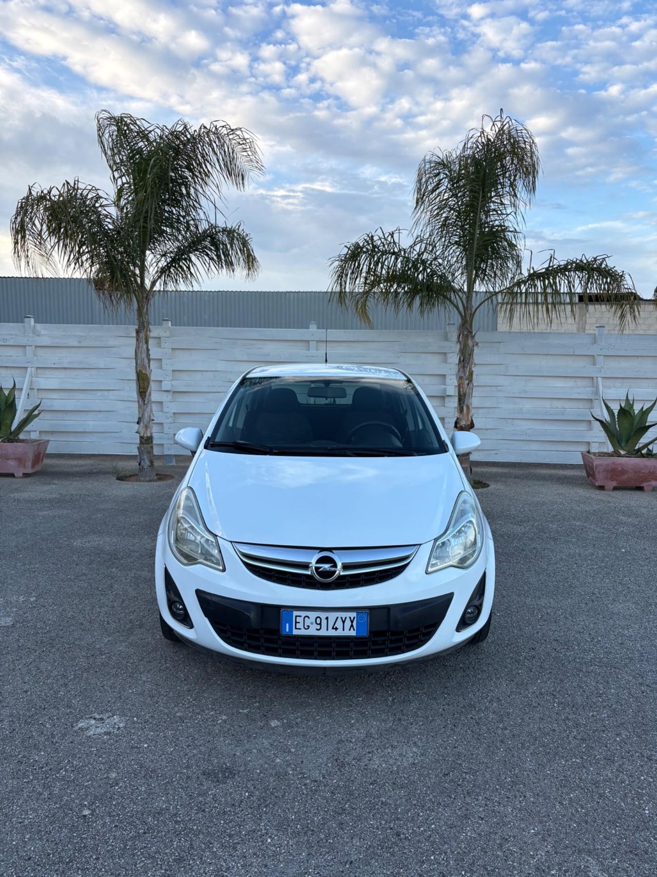 Opel Corsa 1.2 5 porte Cosmo