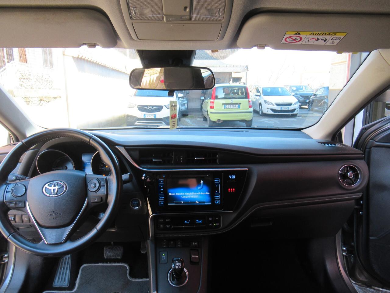 Toyota Auris Touring Sports 1.8 Hybrid Lounge