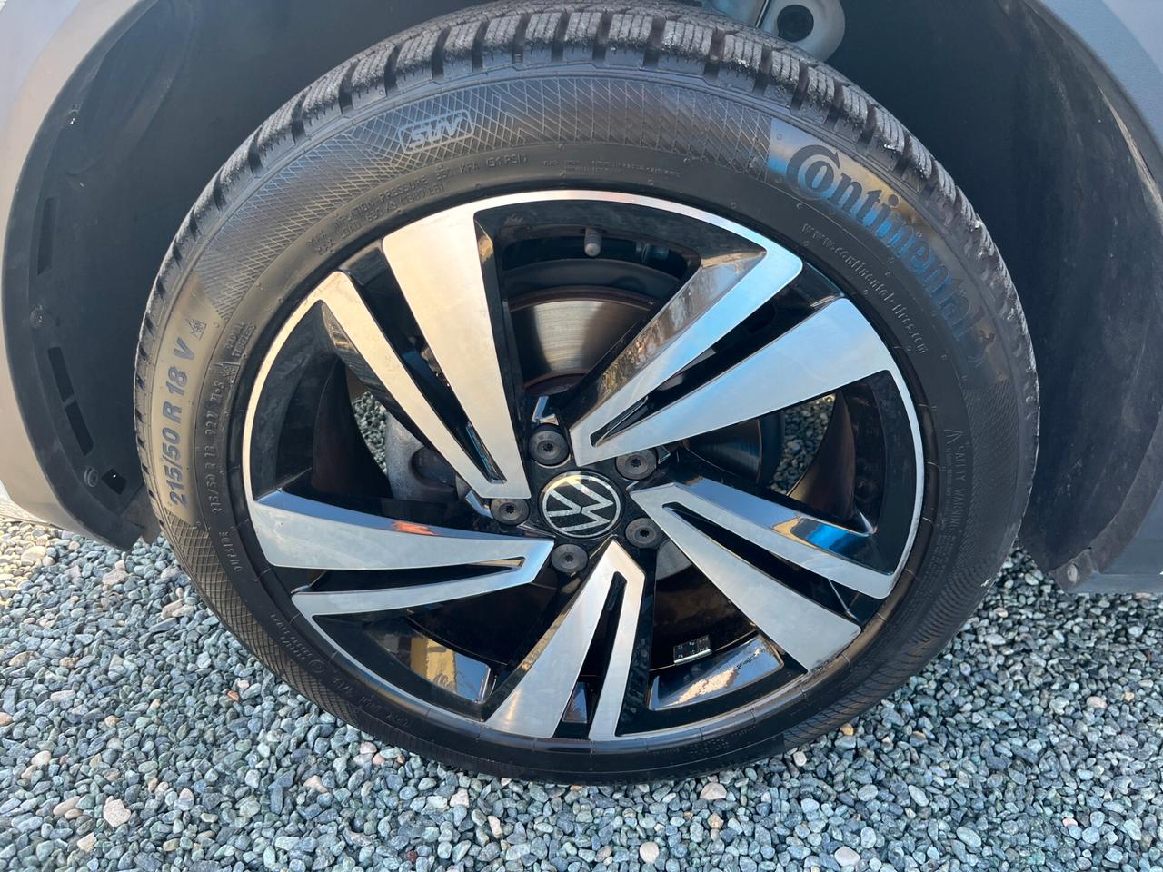 Volkswagen T-Roc 1.5 TSI ACT R-Line 10/2022 **KM 68198**