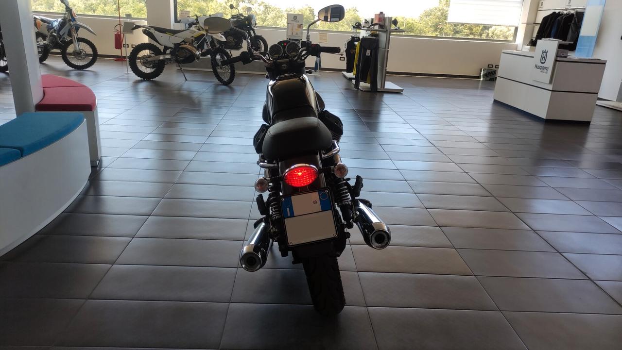 Moto Guzzi V7 SPECIAL