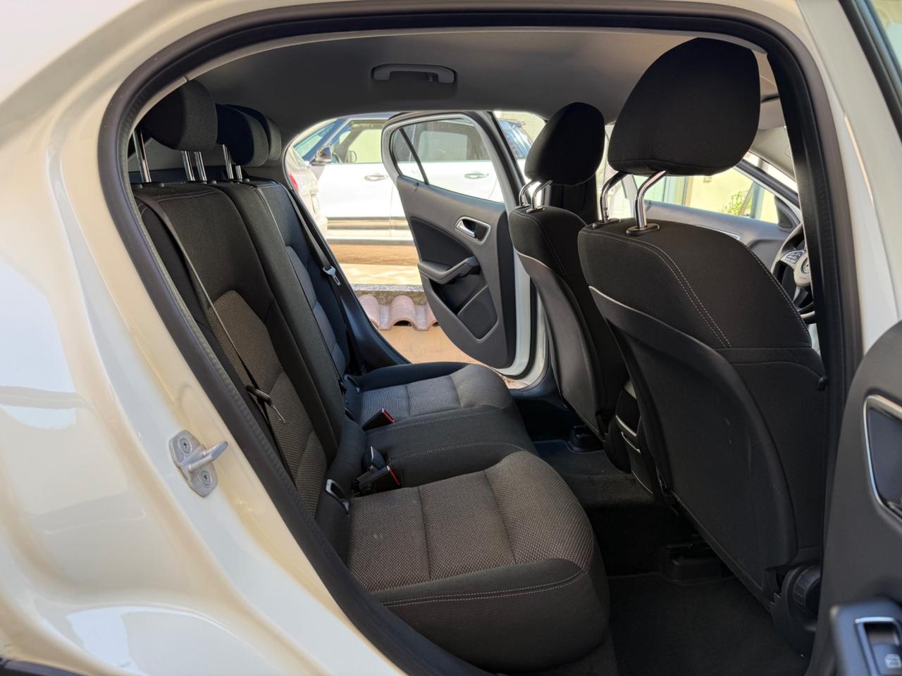 Mercedes-benz GLA 200 GLA 200 d Automatic Business