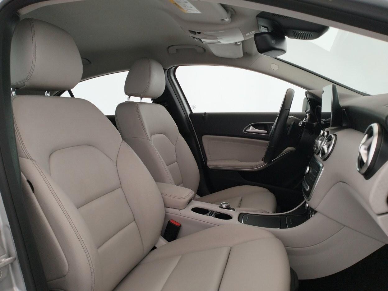 Mercedes-Benz A 200d Premium auto