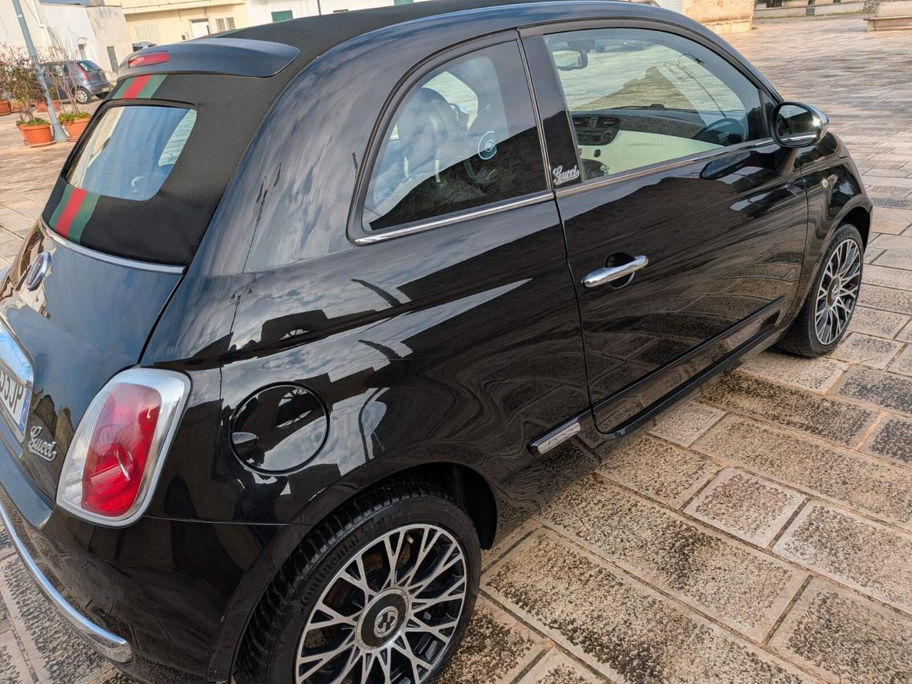 Fiat 500 CABRIO BY GUCCI