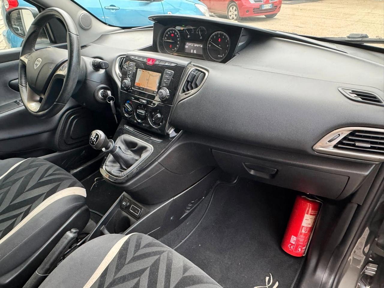 LANCIA YPSILON 1.2 69 CV. BENZINA NAVIGATORE PERFETTA