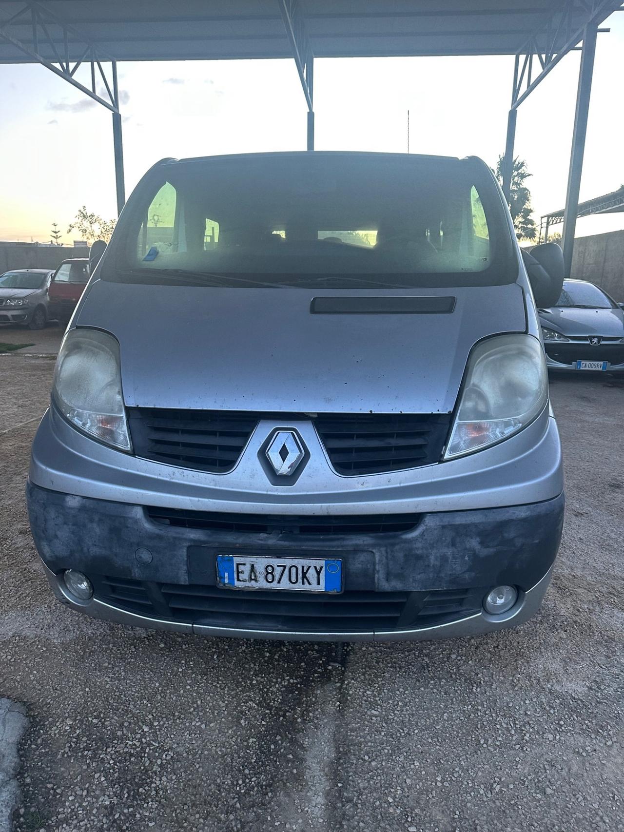 Renault Trafic 9 posti