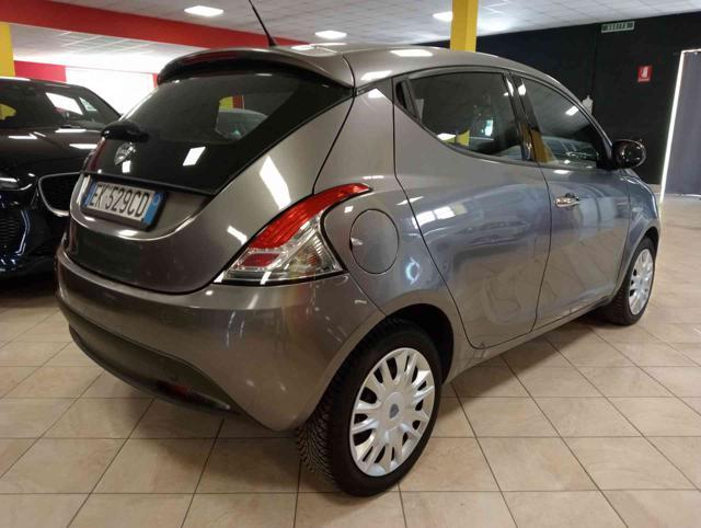 LANCIA Ypsilon 1.2 69 CV 5 porte ** OK NEOPATEN. **