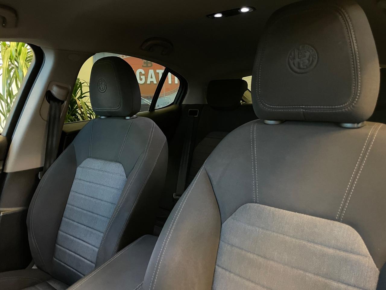 Alfa Romeo Stelvio 2.2 Turbodiesel 160 CV AT8 RWD Sport-Tech