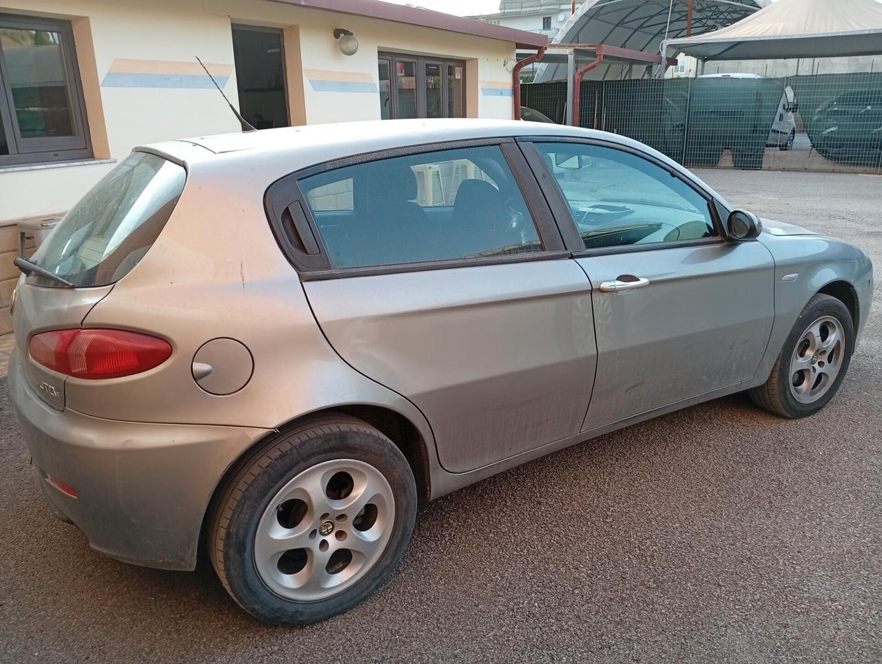Alfa Romeo 147 1.9 JTD (120) 5 porte Progression