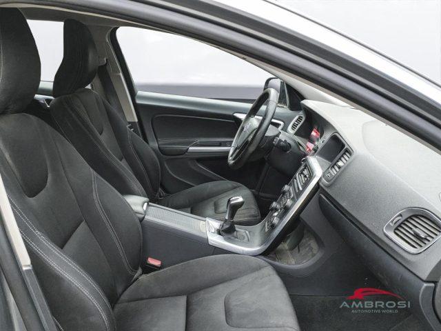 VOLVO V60 Cross Country D3