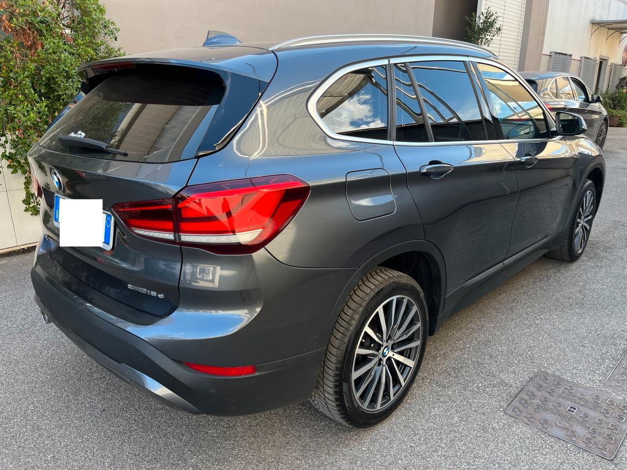 Bmw X1 sdrive16d Business Advantage auto LED/PELLE/NAVI