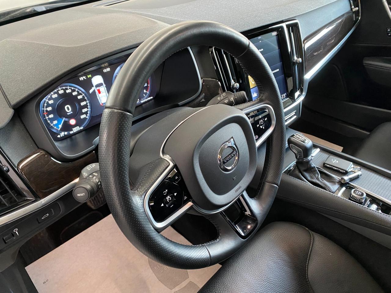 Volvo V90 D5 AWD Geartronic Momentum