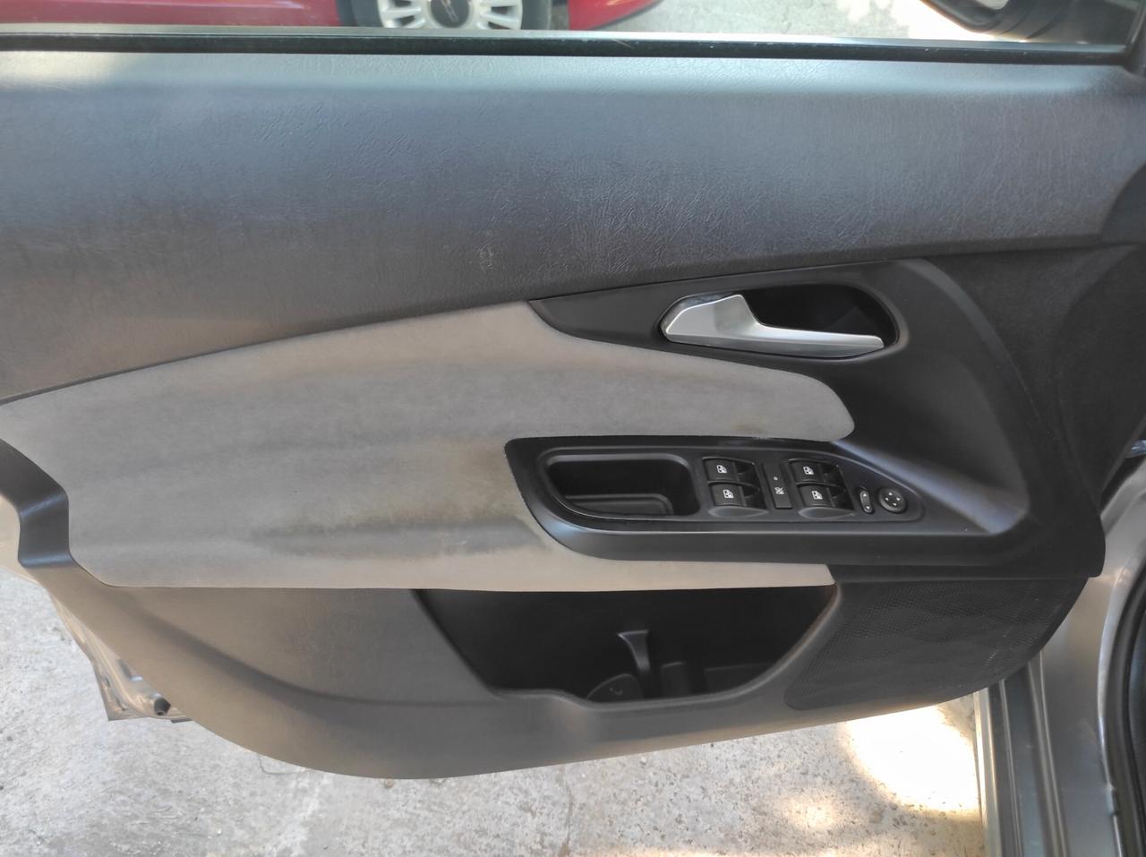 Fiat Tipo 2017 1.6 Mjt 120cv Nav Sens lega sedili Risca lounge