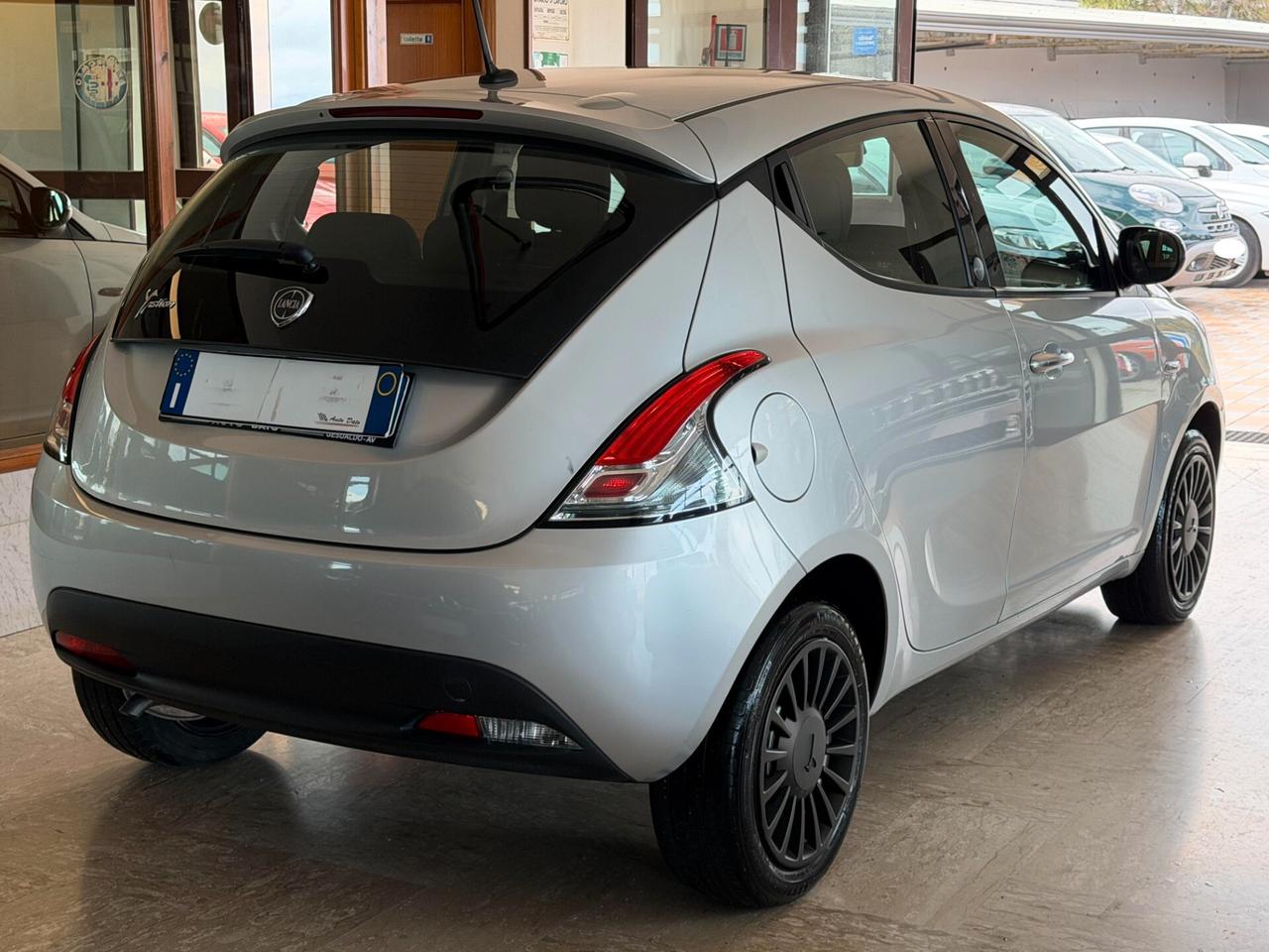 Lancia Ypsilon 1.2 69 cv. EcoChic SILVER (Imp. GPL)
