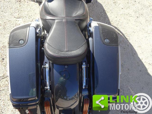 HARLEY-DAVIDSON FLHX Street Glide CVO