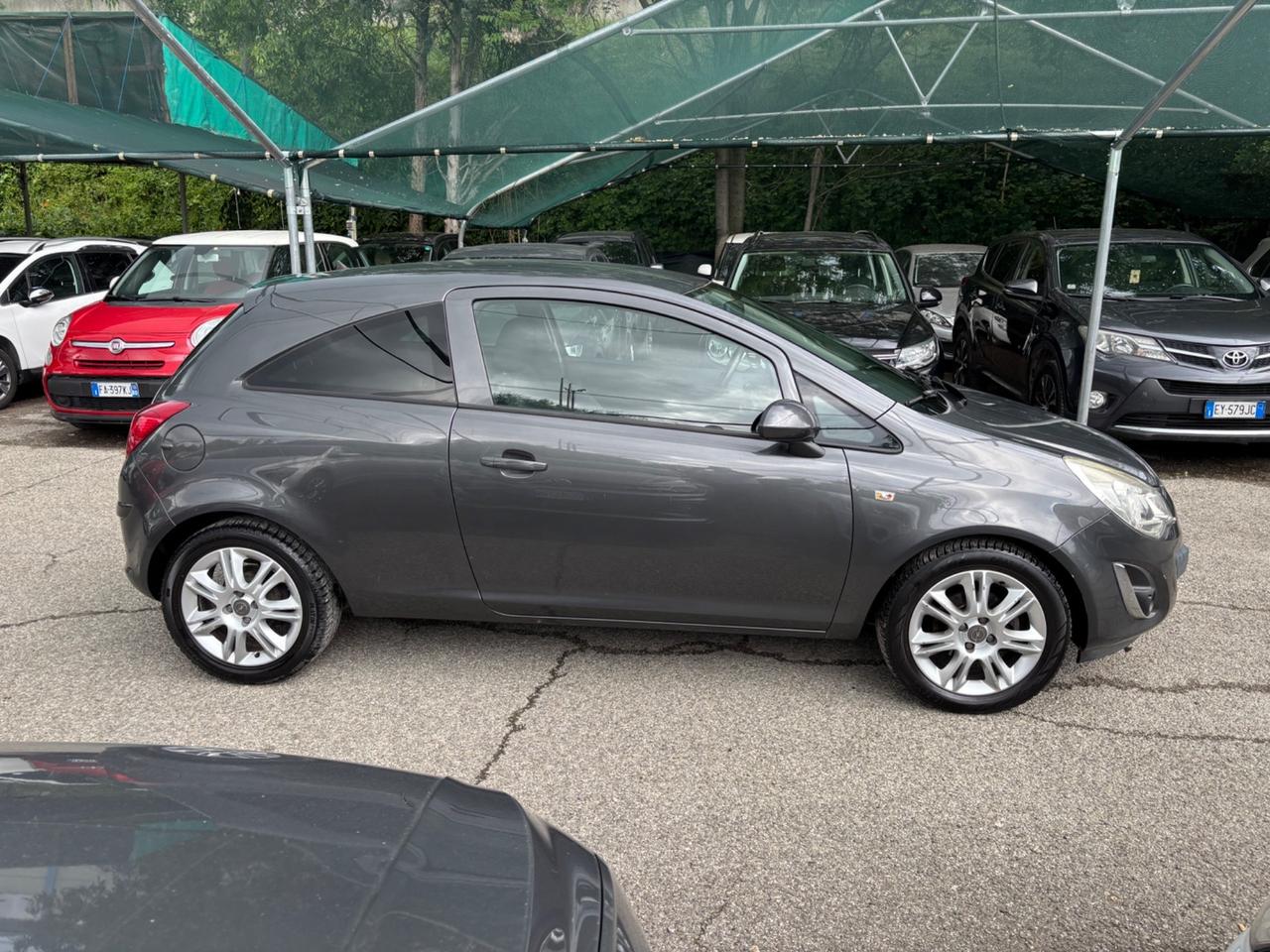 Opel Corsa 1.2 3 porte Elective OK NEOPATENTATI