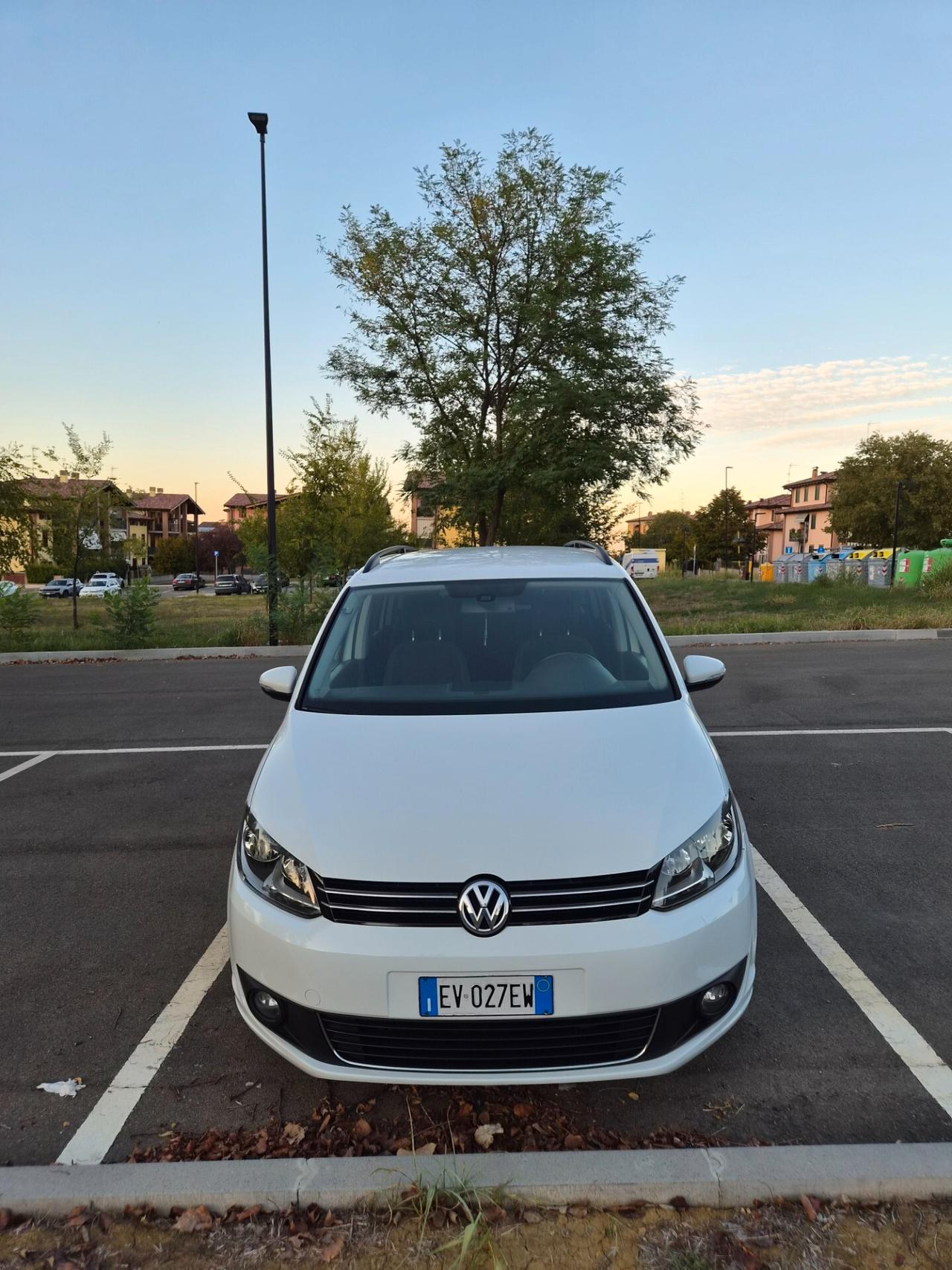 Volkswagen Touran Business 1.4 Highline EcoFuel 7 POSTI