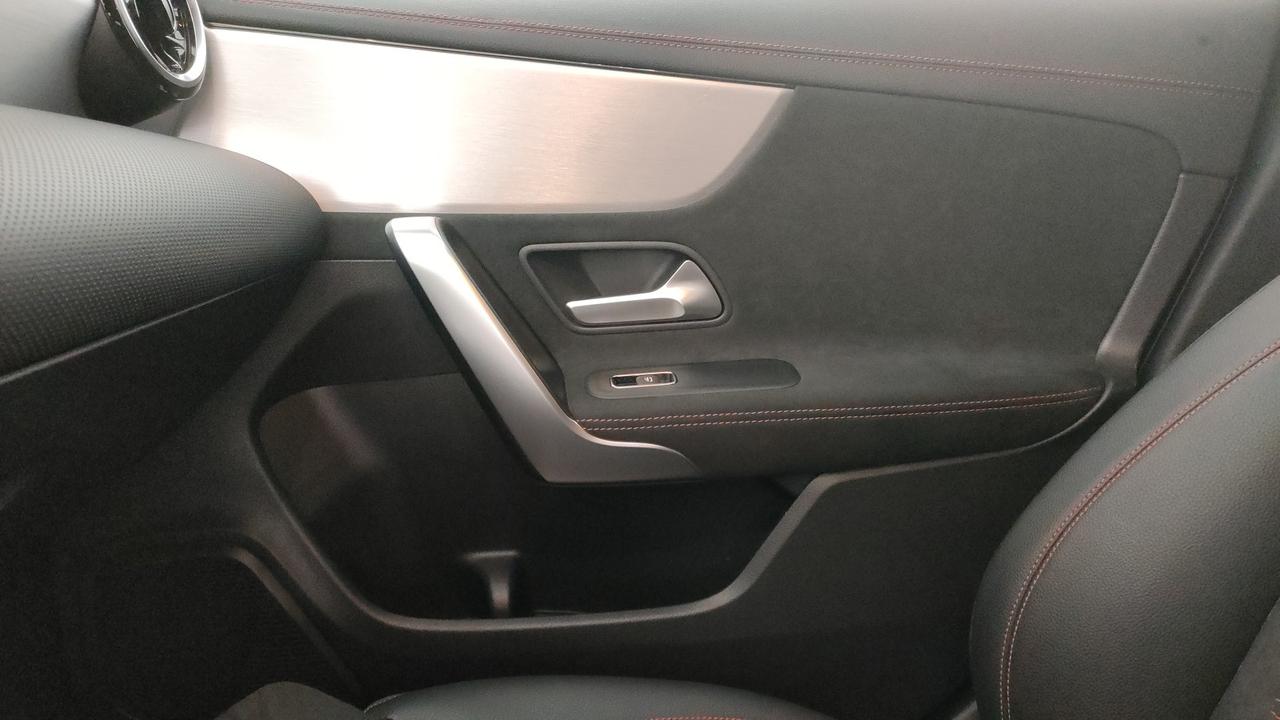 Mercedes-Benz CLA Coupe - C118 - CLA Coupe 200 d Premium auto