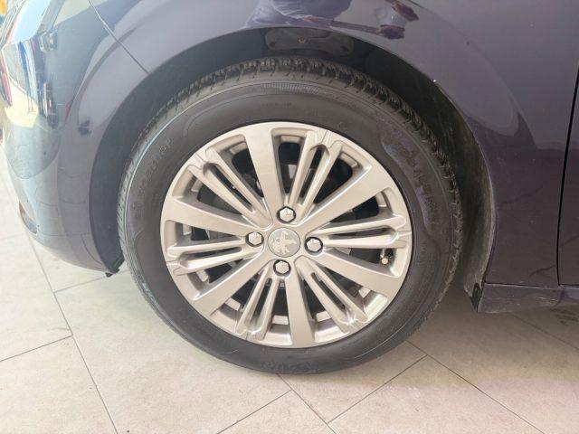 PEUGEOT 208 1° serie PureTech 82 5 porte Allure