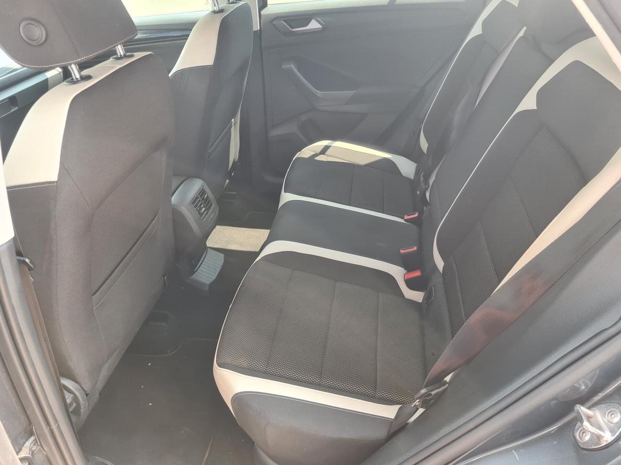 Volkswagen T-Roc 1.6 TDI SCR Advanced BlueMotion Technology