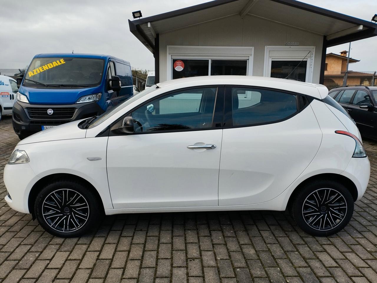 Lancia Ypsilon 1.2 69 CV 5 porte Gold
