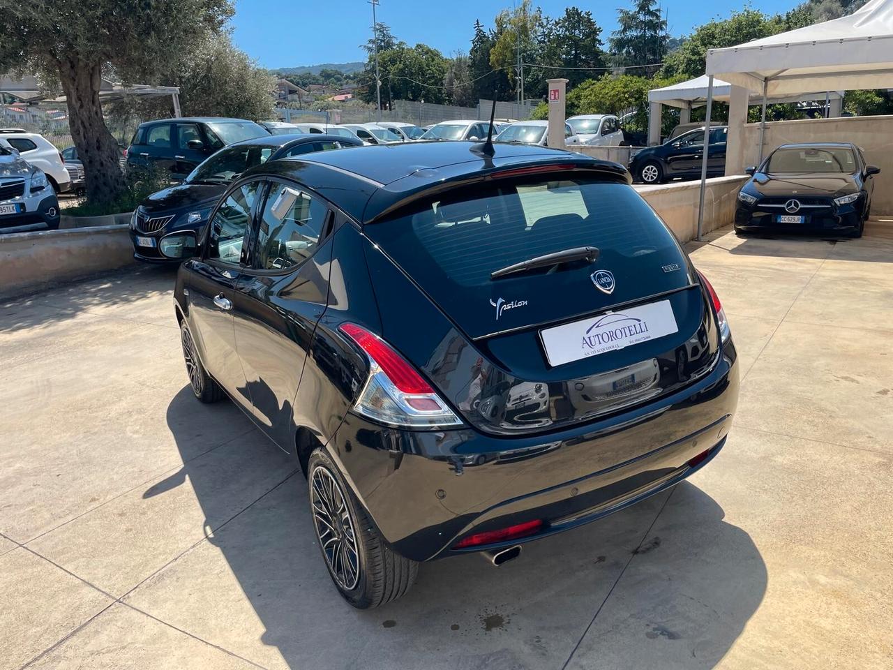 Lancia Ypsilon 1.0 FireFly 5 porte S&S Hybrid Gold
