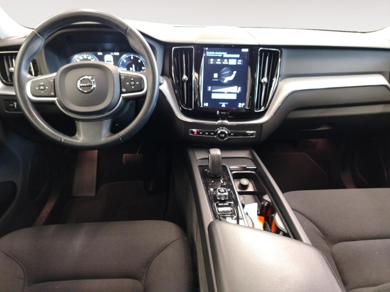 Volvo XC60 B4 D AWD MOMENTUM PRO