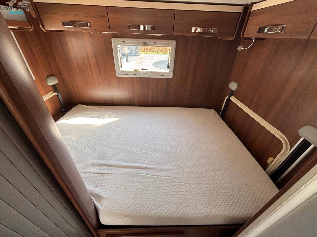 MCLOUIS TANDY 675G - Semintegrale con letto matrimoniale in coda ad altezza variabile